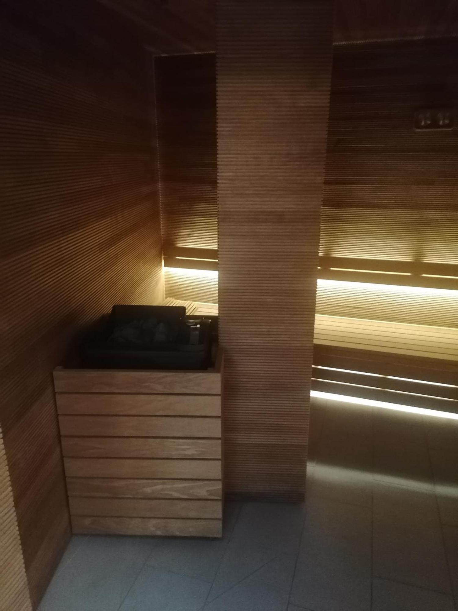 Pinea Apartament Z Widokiem Na Morze Z Basenem I Spa Przy Plazy 포비에로보 외부 사진