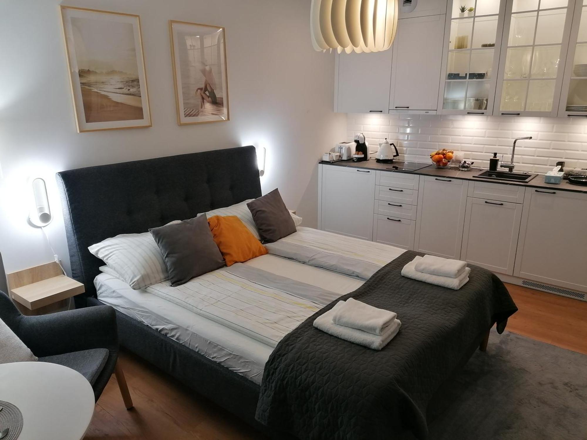 Pinea Apartament Z Widokiem Na Morze Z Basenem I Spa Przy Plazy 포비에로보 외부 사진