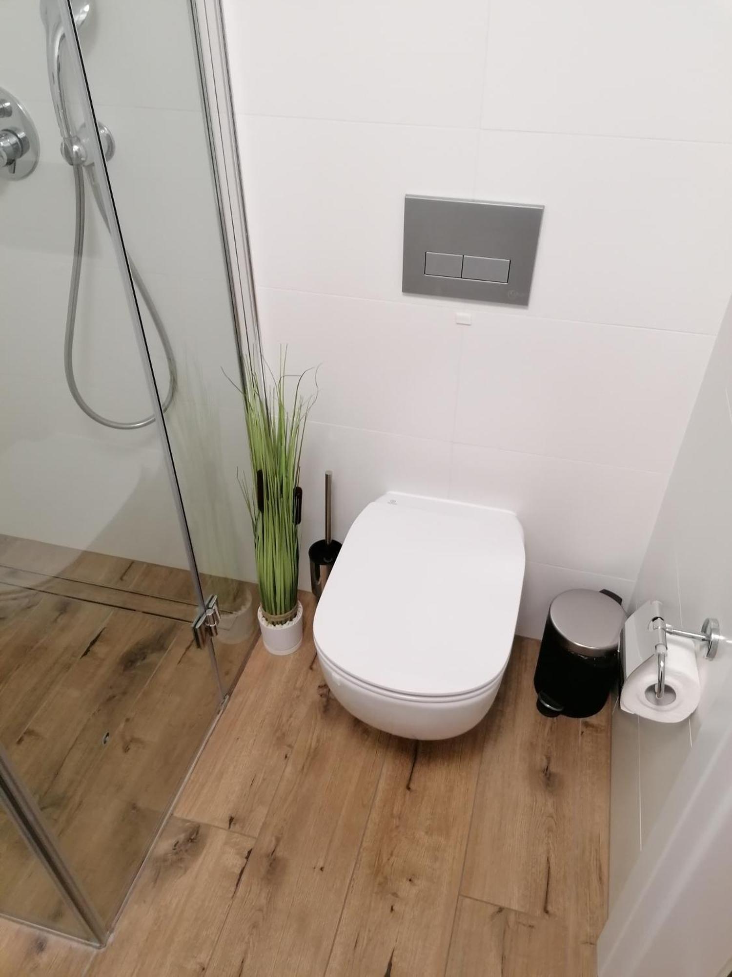 Pinea Apartament Z Widokiem Na Morze Z Basenem I Spa Przy Plazy 포비에로보 외부 사진